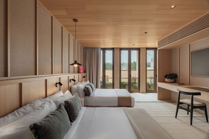 Room 16 of 62