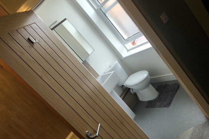 Room 9 of 11
