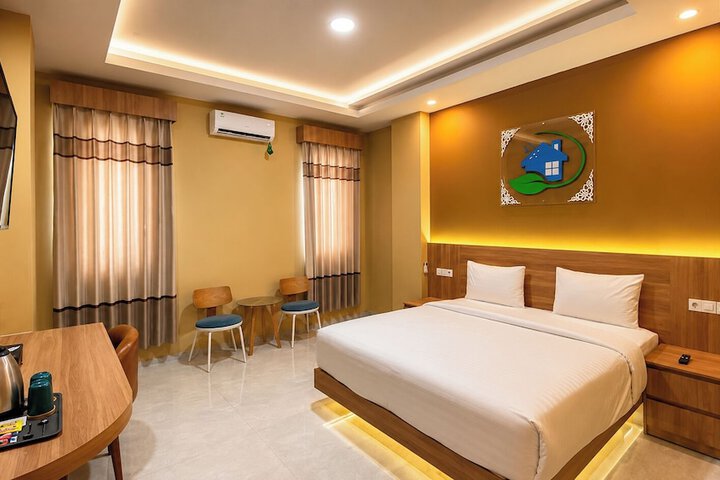 Room 7 of 18