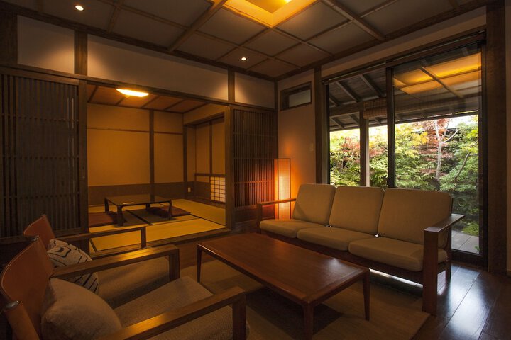 Room 6 of 115
