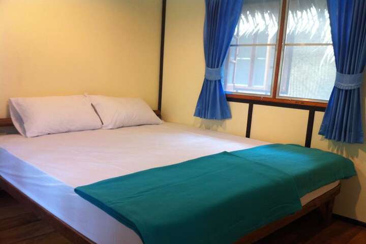 Room 5 of 34