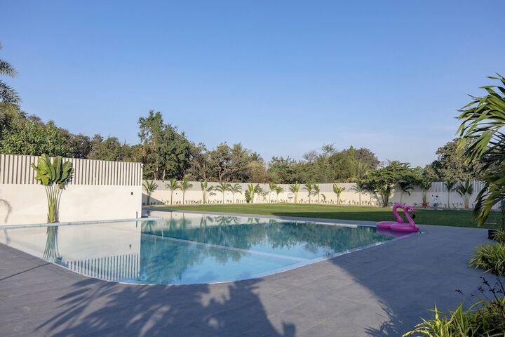 Pool 22 of 27