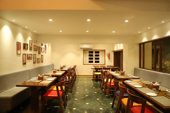 Dining 48 of 67