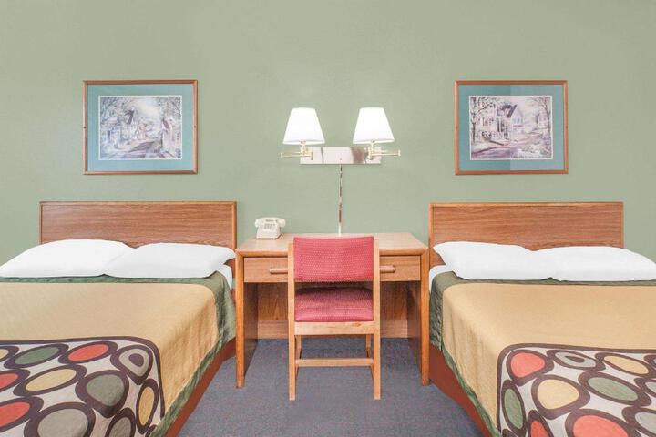Double Deluxe King Bed (9 of 17)