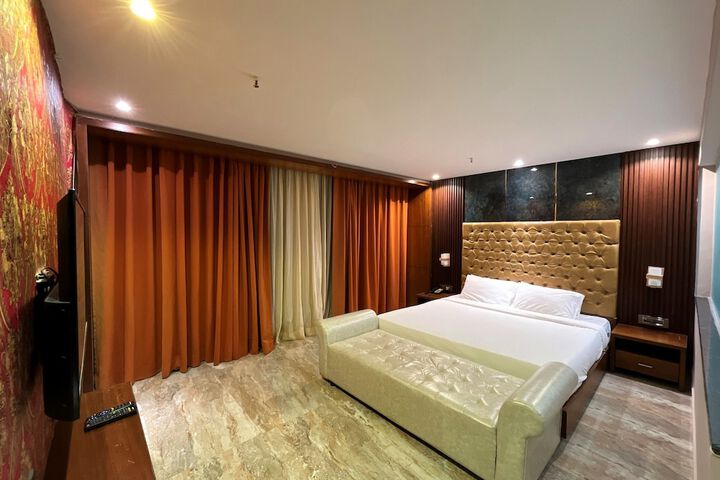 Room 25 of 58