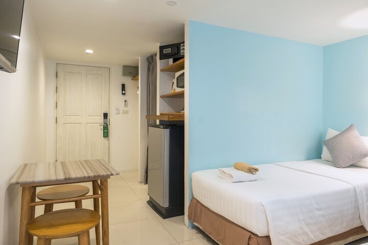 Room 9 of 142
