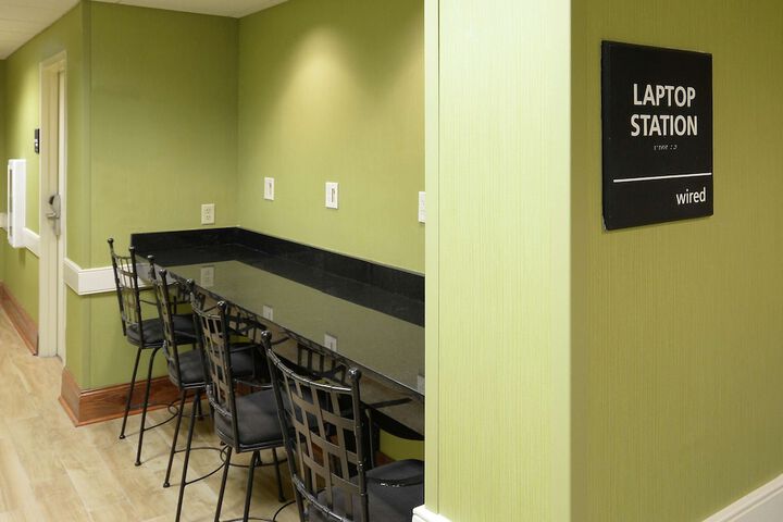 Business Center 51 of 54