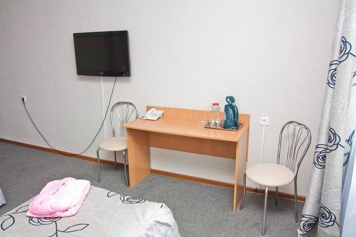 Room 28 of 69