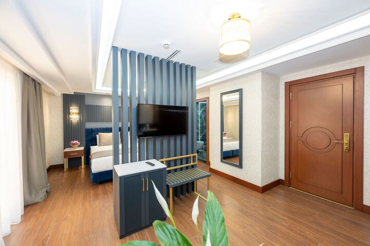 Room 82 of 144