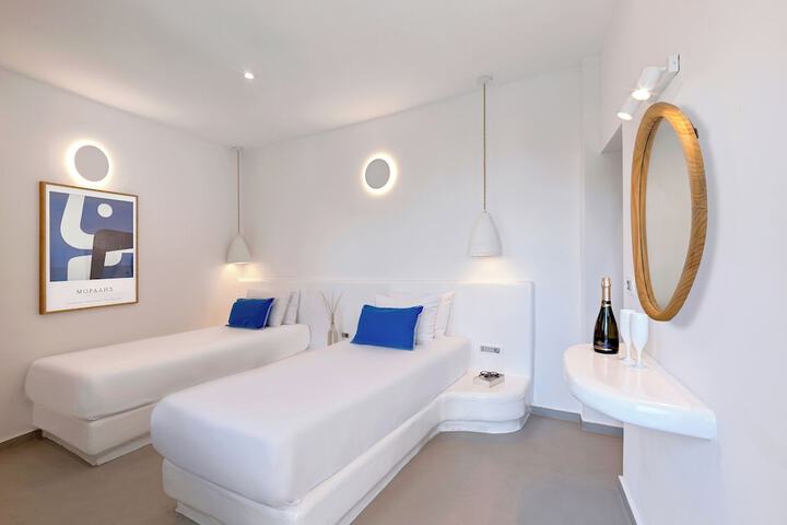 Room 43 of 119