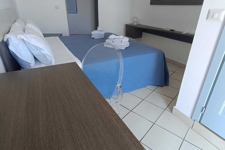 Room 9 of 110