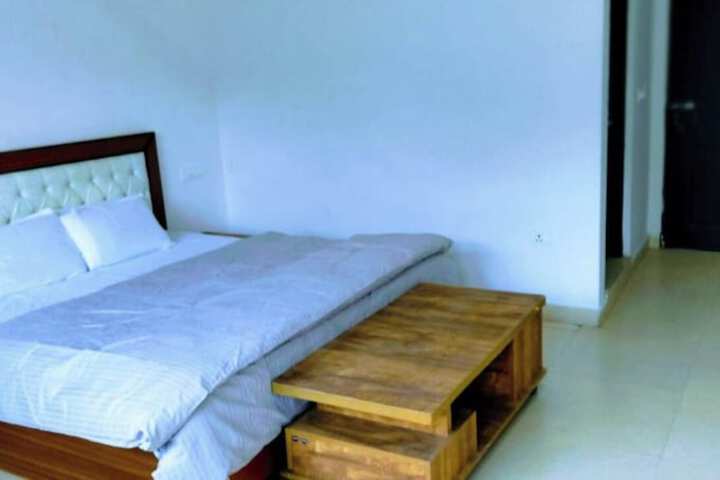 Room 7 of 34