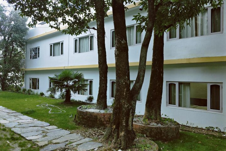 Hotel Exterior 44 of 53