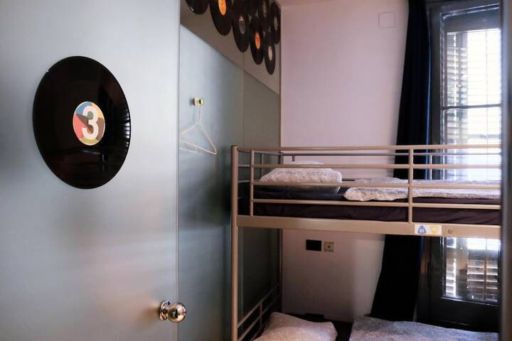 Room 10 of 51