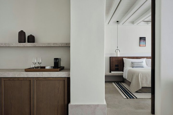 Room 25 of 190