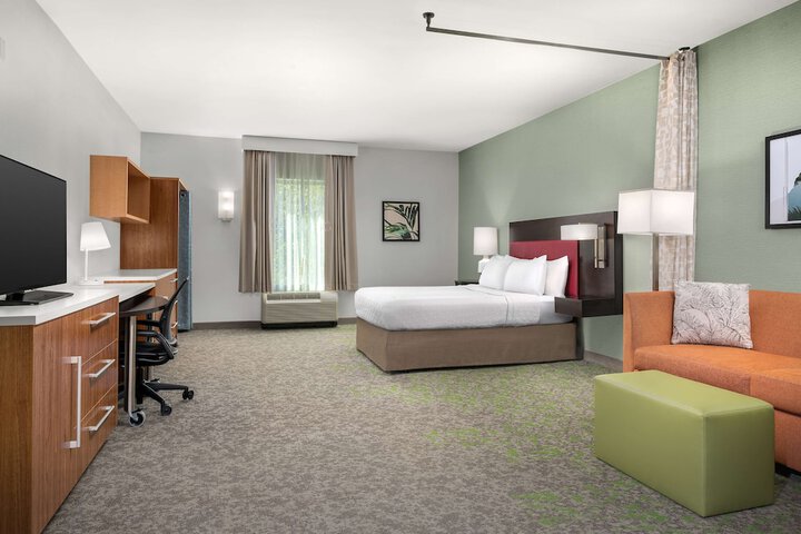 1 Queen Bed Studio (3 of 12)