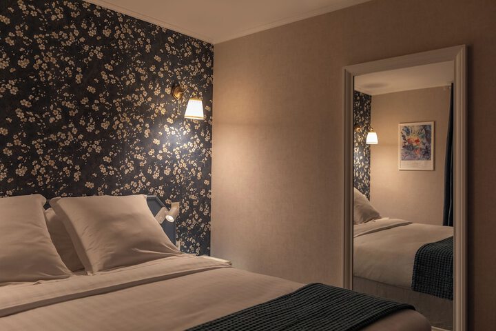 Room 13 of 35
