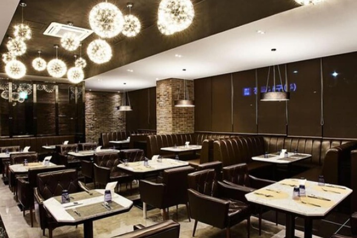 Dining 74 of 87
