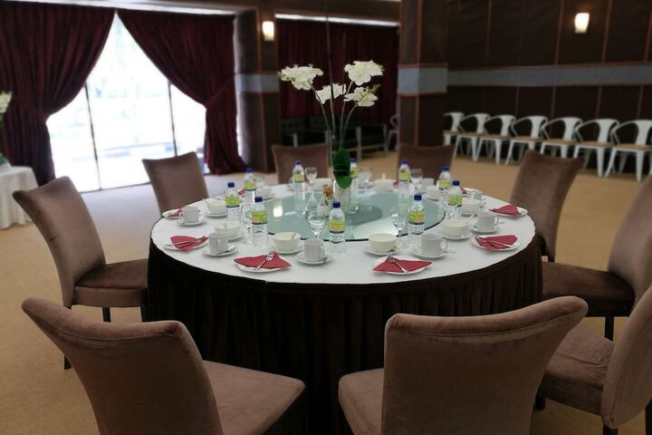 Ballroom/Hall 26 of 32