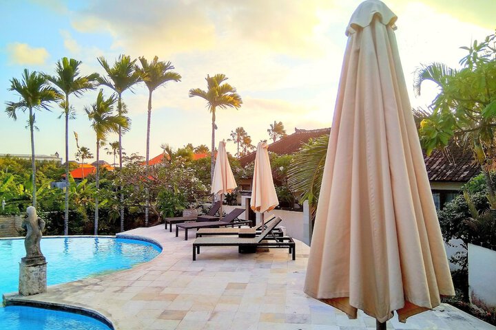 Hotel Pool