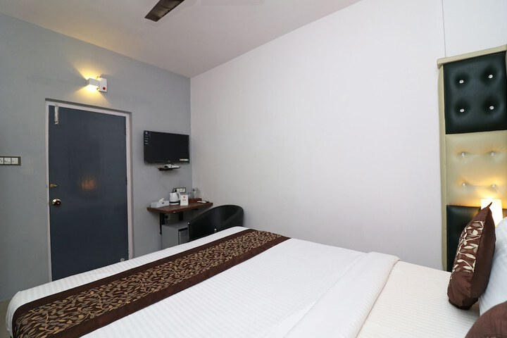 Room 10 of 20