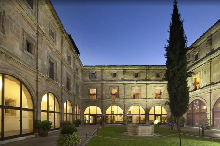 Exterior of Hotel Real Colegiata San Isidoro
