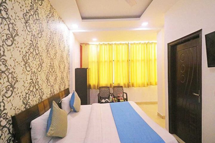 Room 8 of 22