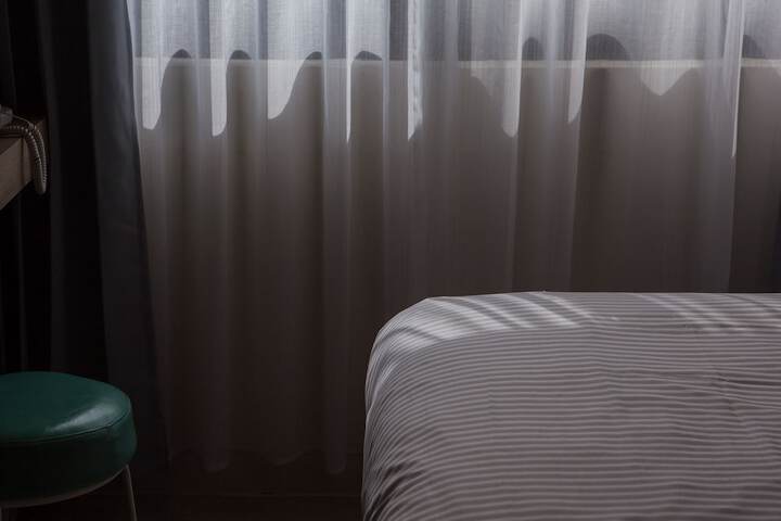 Room 48 of 177