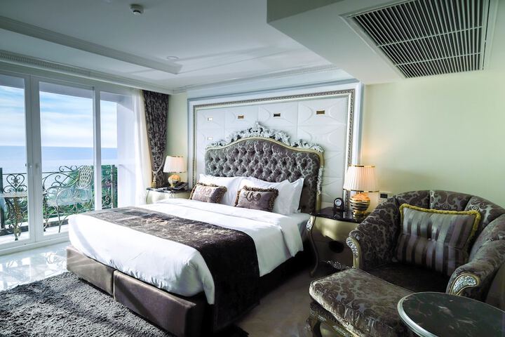 Room 14 of 40