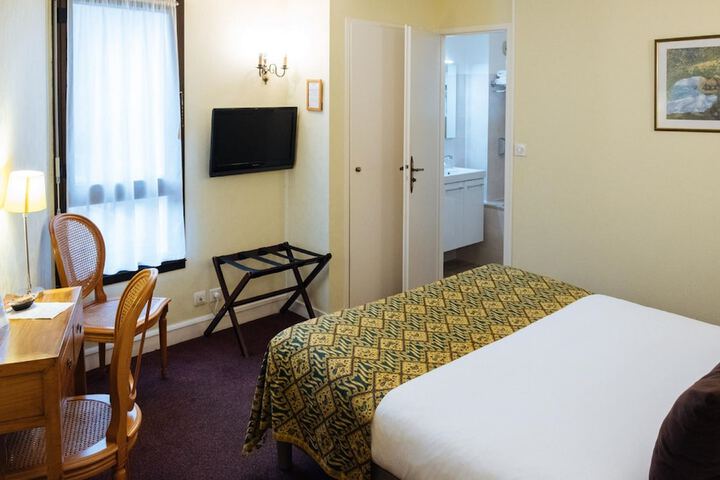 Room 4 of 34