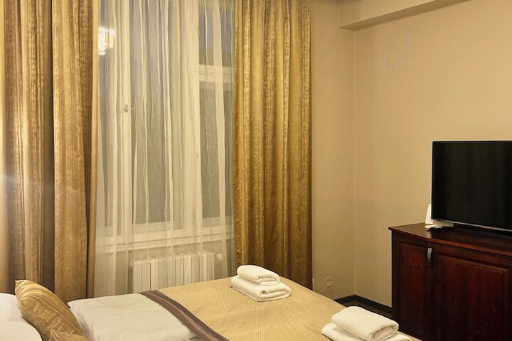 Room 7 of 38