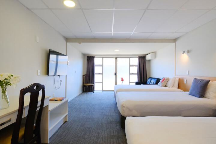 Room 13 of 73