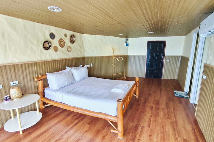 Room 16 of 65
