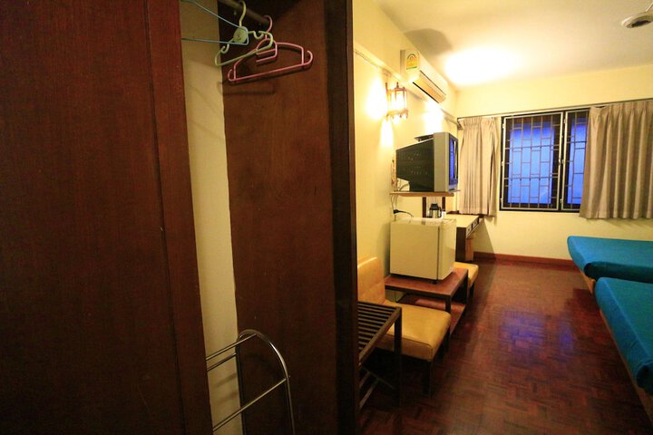 Room 19 of 39