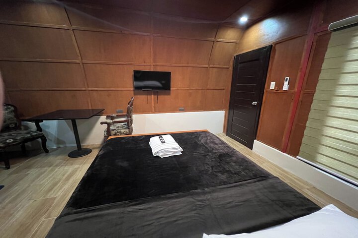 Room 10 of 48