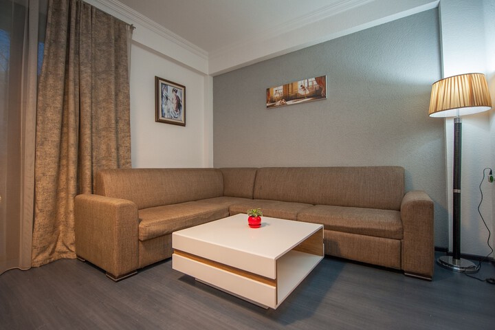 Room 44 of 61