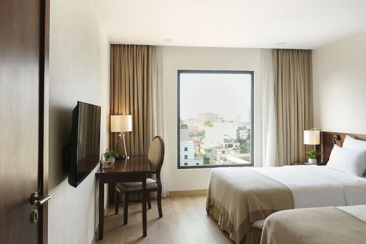 Room 25 of 145