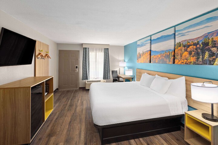 Room 15 of 34