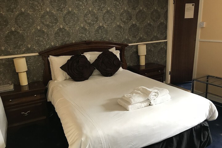 Room 6 of 49