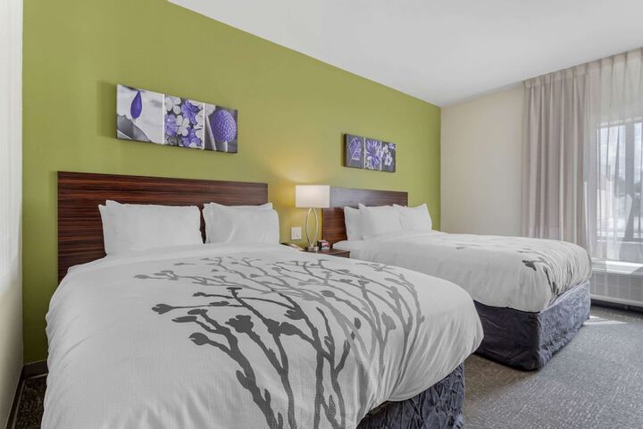 Room 4 of 28