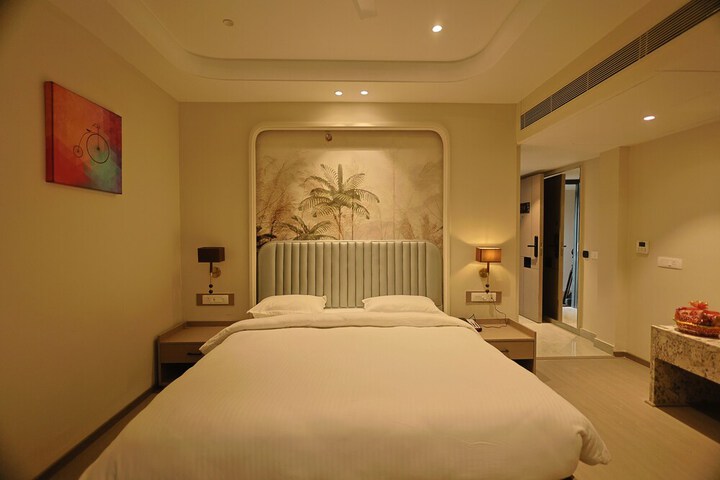 Room 16 of 64