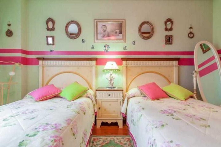 Room 10 of 30