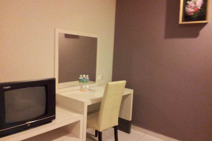 Room 8 of 24