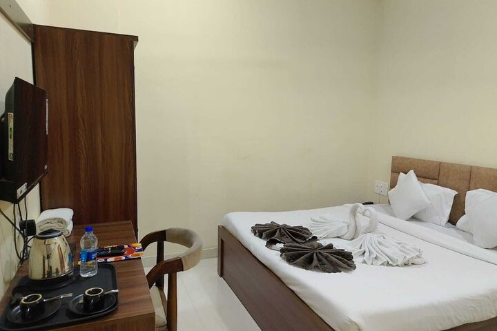 Room 7 of 37
