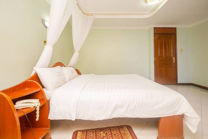 Room 4 of 24