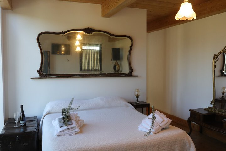 Room 2 of 17