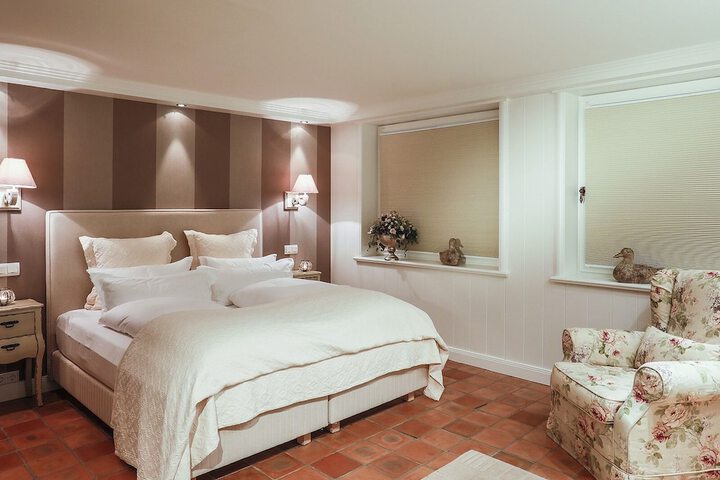 Room 2 of 23