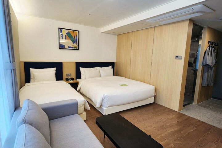 Room 46 of 219