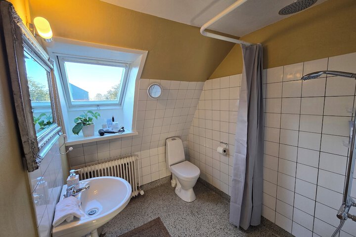 Room 8 of 21
