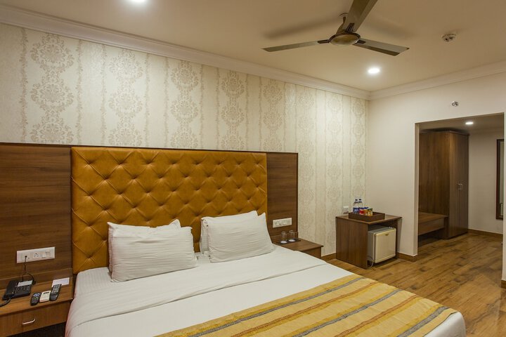 Room 16 of 37